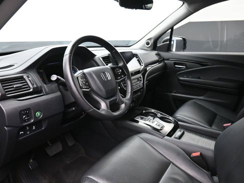 Used 2019 Honda Pilot Touring image 18