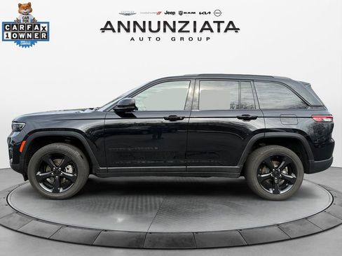 Used 2023 Jeep Grand Cherokee Altitude AWD/4WD image 2