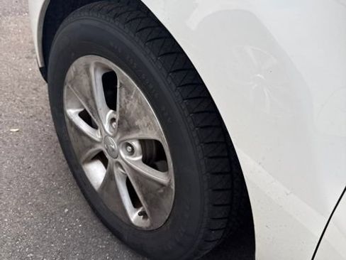 Used 2015 Kia Soul FWD image 6