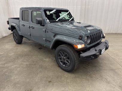 New 2025 Jeep Gladiator Sport