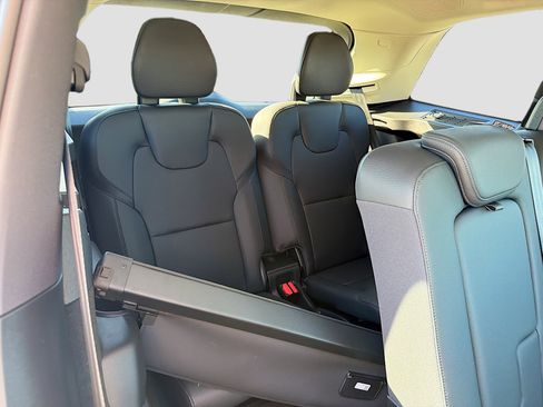 Used 2025 Volvo XC90 B5 Plus w/ Protection Package Premier image 21