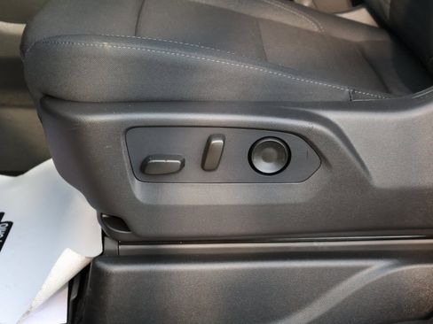 New 2026 Chevrolet Suburban LS image 15