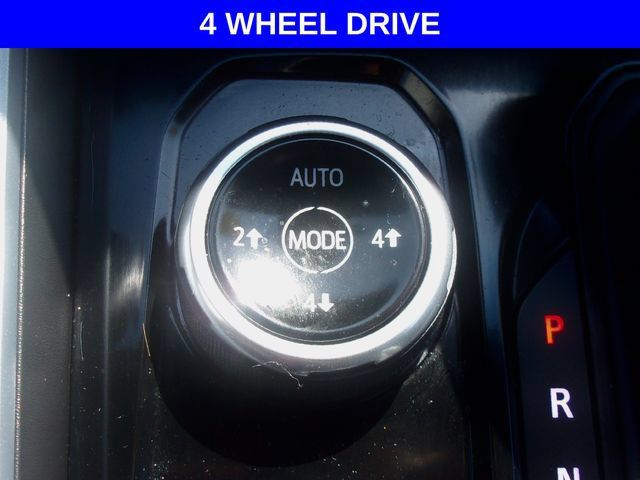 Used 2024 Chevrolet Colorado ZR2 w/ ZR2 Convenience Package III AWD/4WD image 12