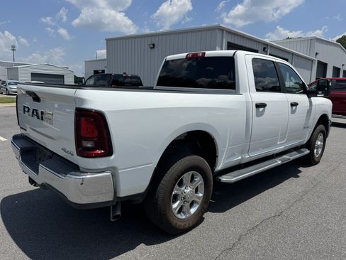 Used 2025 RAM 2500 Big Horn AWD/4WD image 5