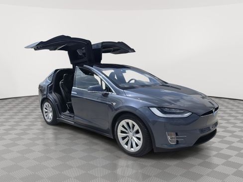 Used 2020 Tesla Model X Long Range image 34
