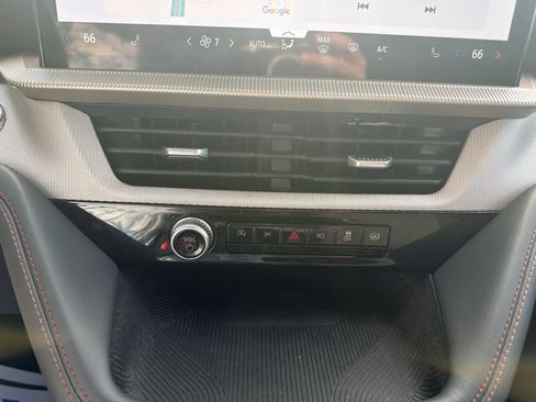 Used 2025 Ford Explorer Active RWD image 20