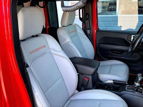Used 2022 Jeep Gladiator Mojave w/ Cold Weather Group image 9