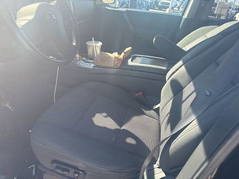 Used 2011 Nissan Titan SV w/ SV Value Truck Pkg image 8