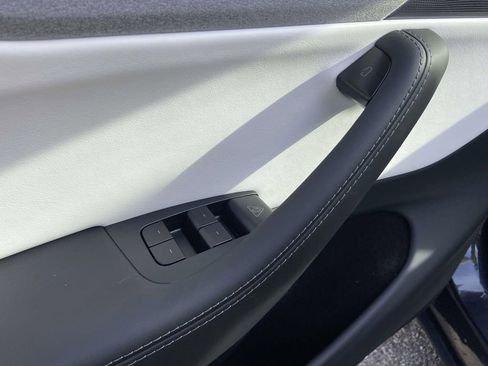 Used 2026 Tesla Model Y 2WD image 14