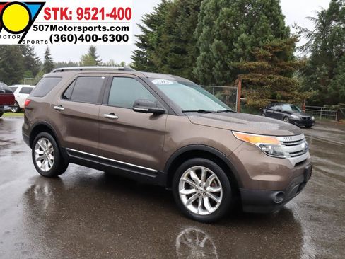 Used 2015 Ford Explorer XLT w/ Equipment Group 202A AWD/4WD image 11