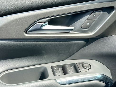 New 2026 Chevrolet Traverse LT image 13