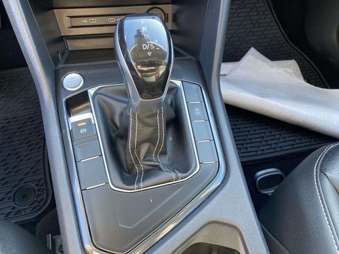 Used 2023 Volkswagen Tiguan SE image 27