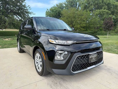 Used 2022 Kia Soul LX FWD image 8