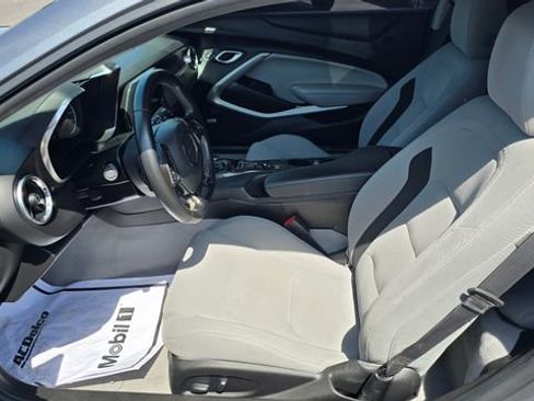 Used 2021 Chevrolet Camaro LT w/ Technology Package image 8