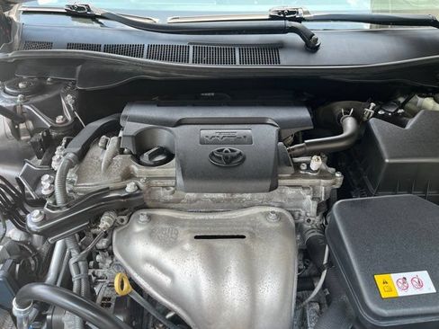 Used 2017 Toyota Camry LE FWD image 29