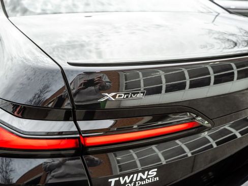 Used 2023 BMW 760i xDrive w/ Executive Package image 43