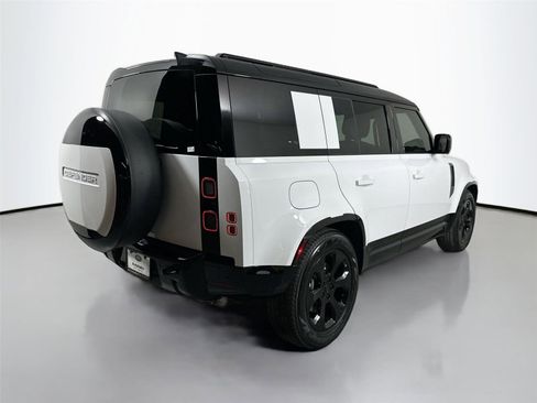 Certified 2026 Land Rover Defender 110 X-Dynamic SE AWD/4WD image 5