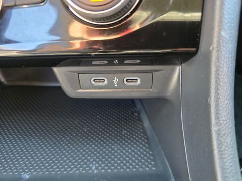 Used 2024 Volkswagen Jetta SE FWD image 11