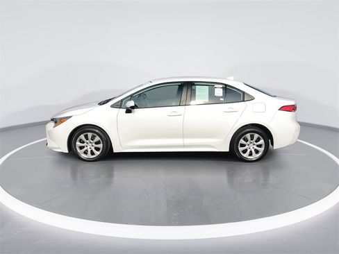 Used 2024 Toyota Corolla LE image 5