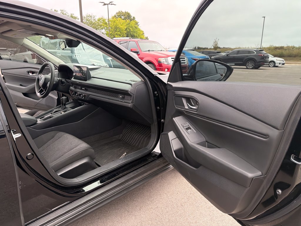 Used 2026 Honda Accord SE image 38