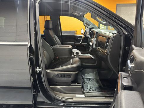 Used 2021 GMC Sierra 3500 SLT w/ SLT Preferred Package image 19