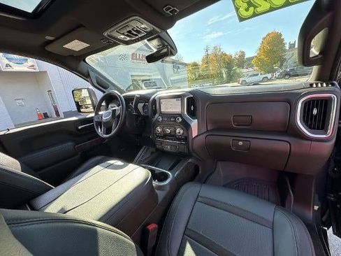 Used 2023 GMC Sierra 3500 Denali w/ Denali Ultimate Package image 30