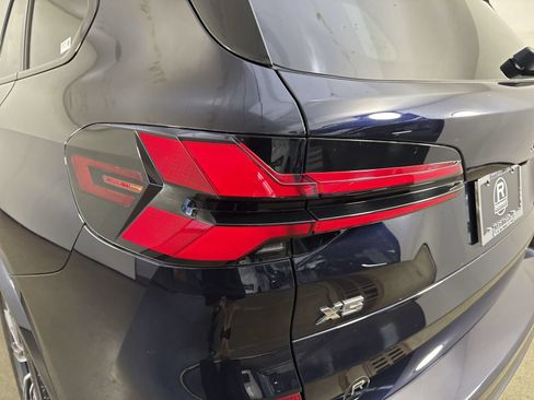 Used 2024 BMW X5 M60i AWD/4WD image 31