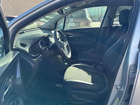 Used 2022 Buick Encore Preferred w/ Safety Package image 20