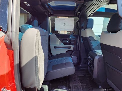 New 2026 GMC Hummer EV 4x4 Crew Cab image 47