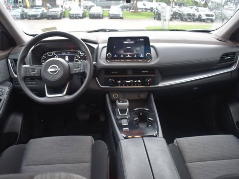 Used 2023 Nissan Rogue SV FWD image 29