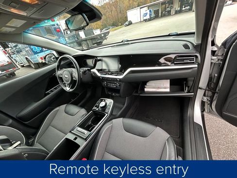 Used 2020 Kia Niro EX w/ Cold Weather Package image 24