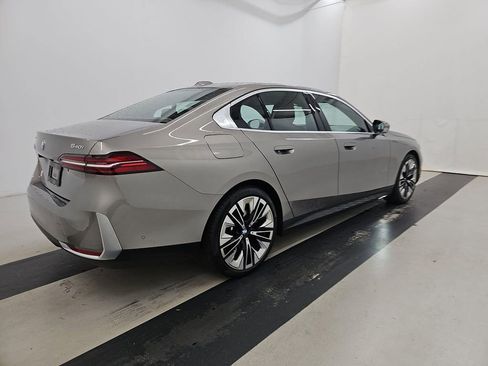 Used 2026 BMW 540i xDrive image 2