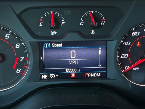 Used 2021 Chevrolet Camaro LT RWD image 19