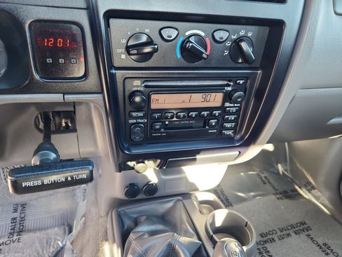 Used 2004 Toyota Tacoma 4x4 Xtracab V6 image 12