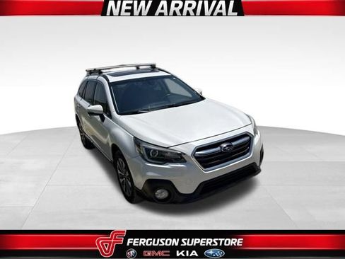 Used 2019 Subaru Outback 3.6R Touring w/ Popular Package #3A AWD/4WD image 1