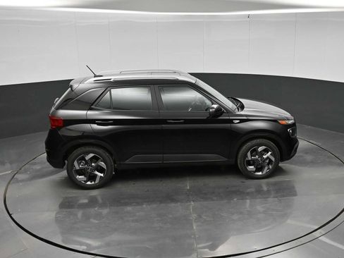 New 2026 Hyundai Venue SEL FWD image 31