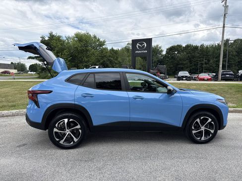 Used 2024 Chevrolet Trax RS w/ Driver Confidence Package FWD image 12
