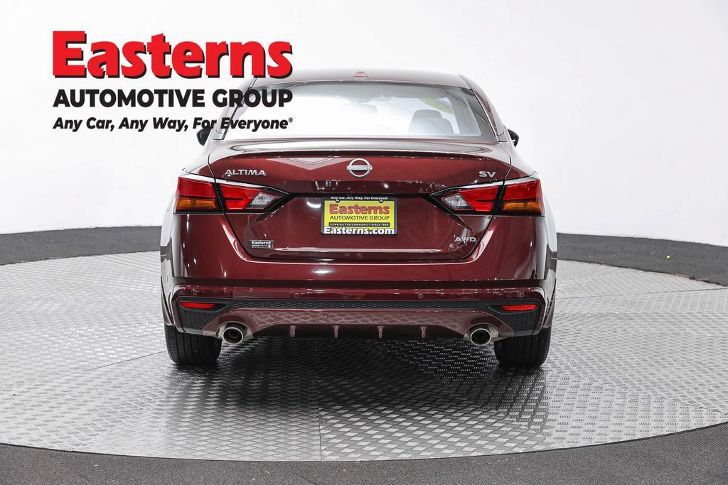 Used 2024 Nissan Altima 2.5 SV w/ SV Premium Package AWD/4WD image 6