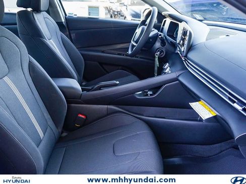 New 2026 Hyundai Elantra SE FWD image 20