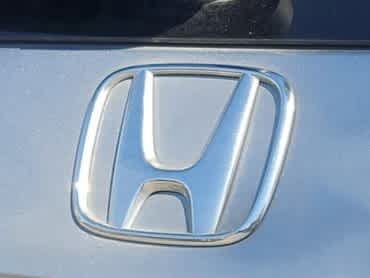 Used 2025 Honda Pilot Touring image 10