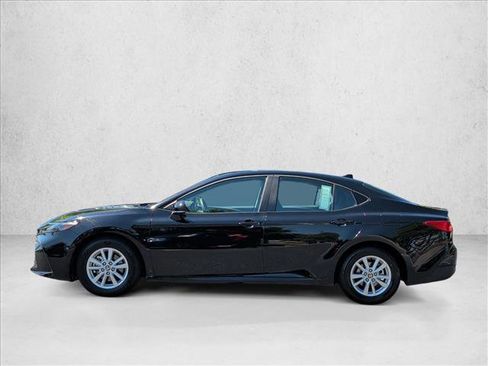 Used 2025 Toyota Camry LE FWD image 8