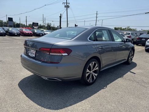Used 2021 Volkswagen Passat 2.0T SE FWD image 5