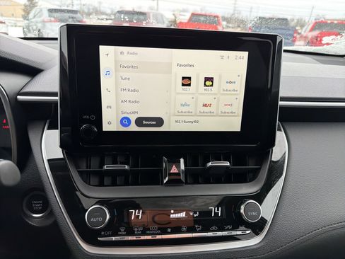 Used 2023 Toyota Corolla Cross XLE image 19