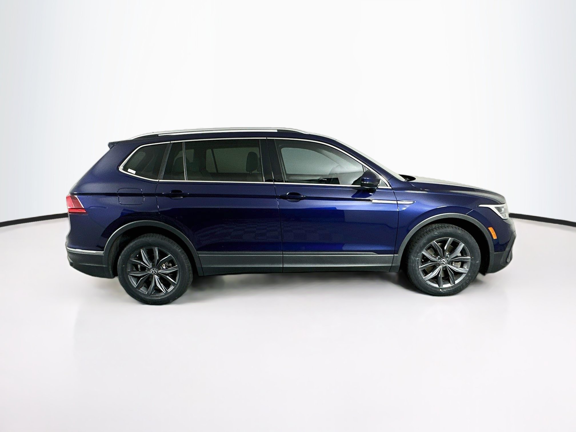Used 2022 Volkswagen Tiguan SE FWD image 10