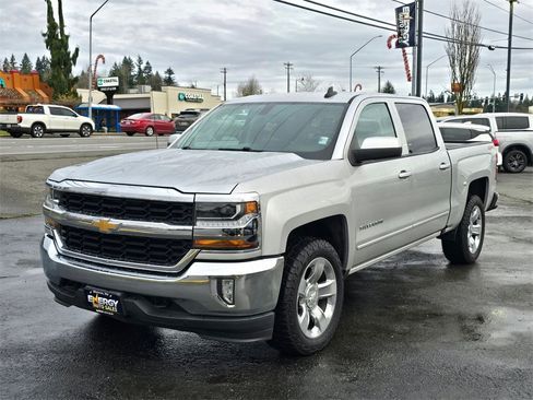 Used 2018 Chevrolet Silverado 1500 LT w/ LT Eassist Package image 3