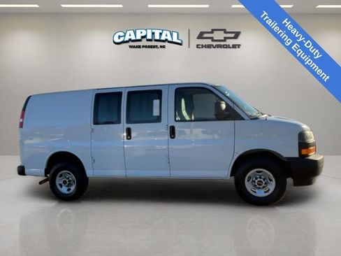 Used 2023 GMC Savana 2500 w/ Driver Convenience Package image 6