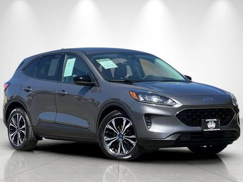 Used 2022 Ford Escape SE w/ SE Sport Appearance Package FWD image 2