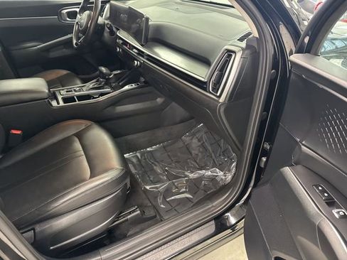 Used 2024 Kia Sorento S image 23