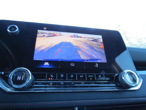 Used 2023 Chevrolet Colorado Z71 w/ Z71 Convenience Package 2 image 19