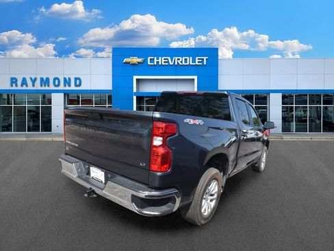 Certified 2022 Chevrolet Silverado 1500 LT AWD/4WD image 2